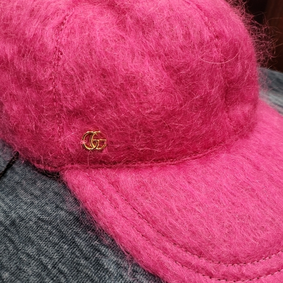 Brand New Authentic Gucci GG  Logo Mohair Pink Fucsia Hat..w/COA !! main image 8